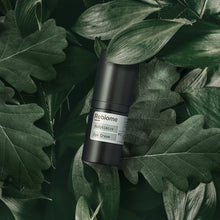 Afbeelding in Gallery-weergave laden, Product shot of ReOptimize – Eye Cream on leaf background
